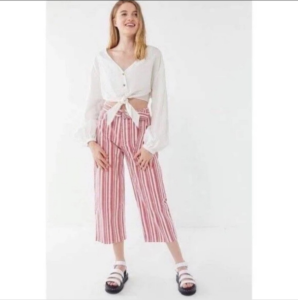 BDG UO Retro Wide Leg Button Fly Cropped Jeans With Belt Red And White Size 25